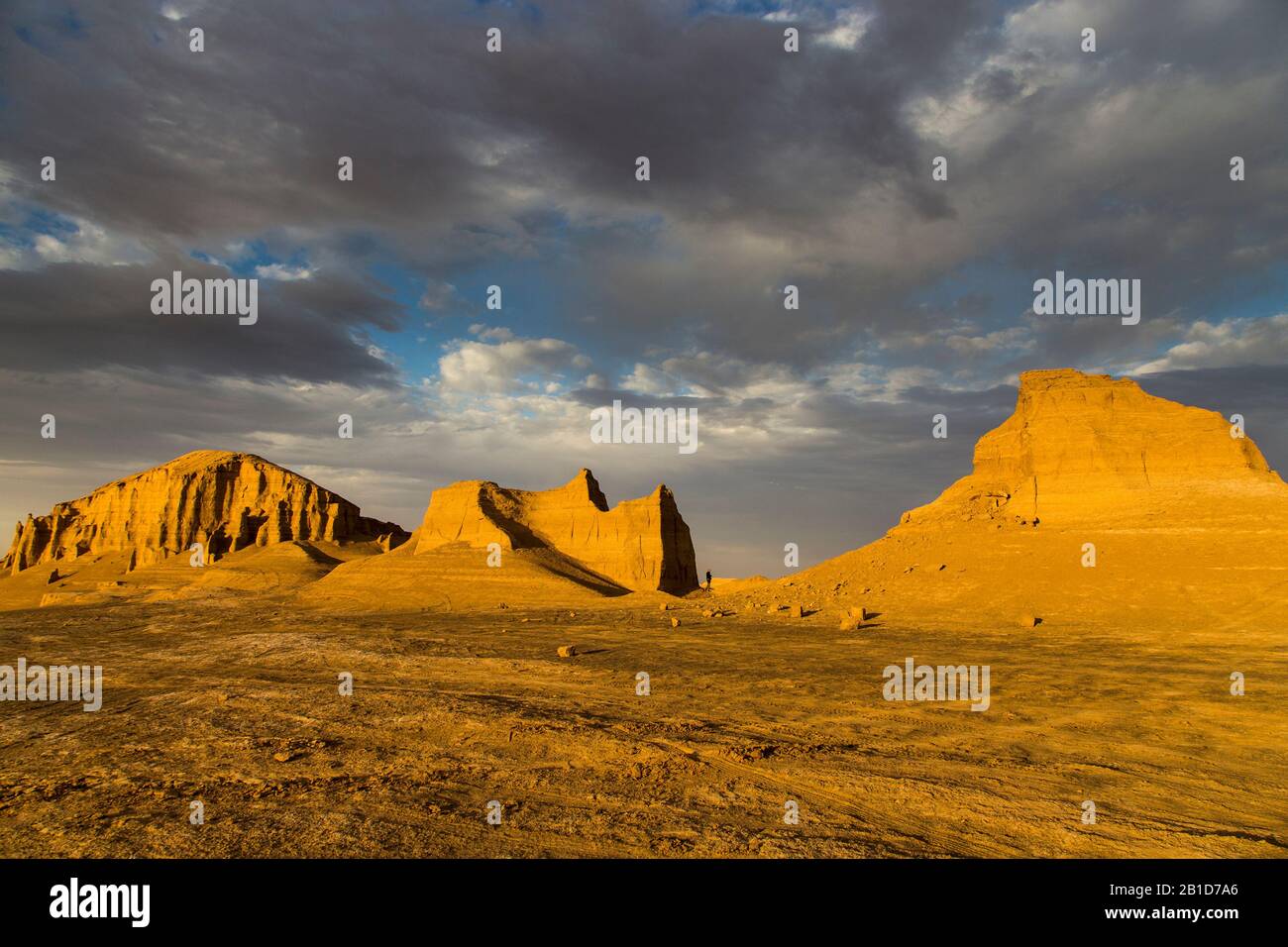 Dasht-e Lut Desert oder Lut Desert Landscape, eine große Salzwüste im Iran, während des Sonnenuntergangs Stockfoto