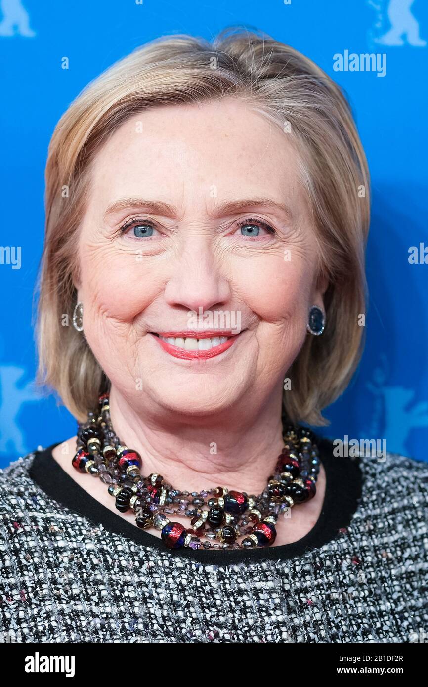 Haus der Berliner Festspiele, Berlin, Deutschland. Februar 2020. Hillary Clinton posiert am Roten Teppich für die Vorführung von HILLARY. Bild nach Gutschrift: Julie Edwards/Alamy Live News Stockfoto