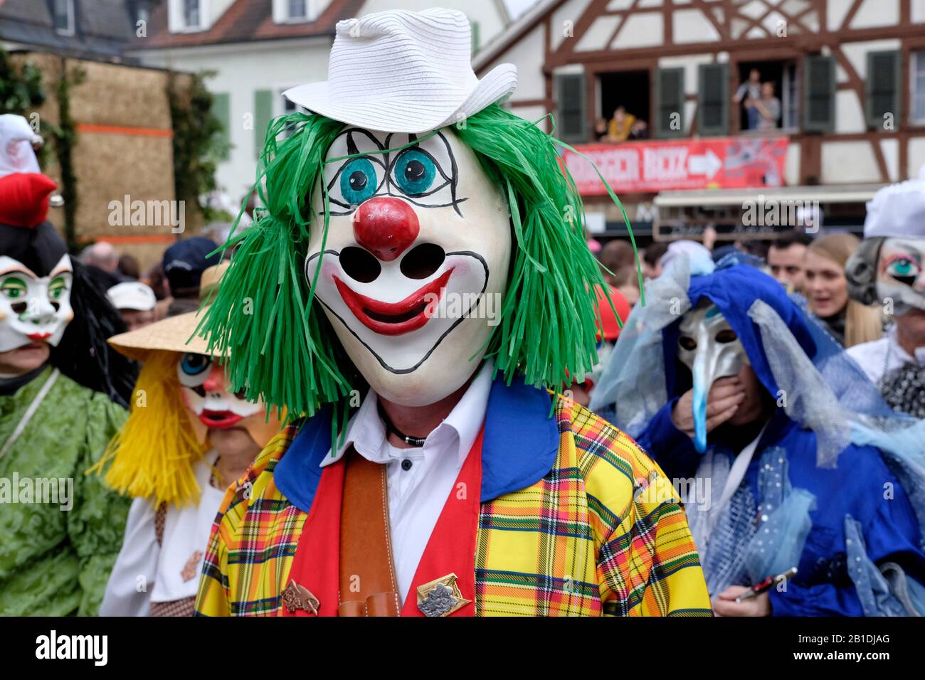 In der Baseler fasnacht (Karneval) verstecken die Künstler ihre wahre Identität mit einer Maske. Stockfoto