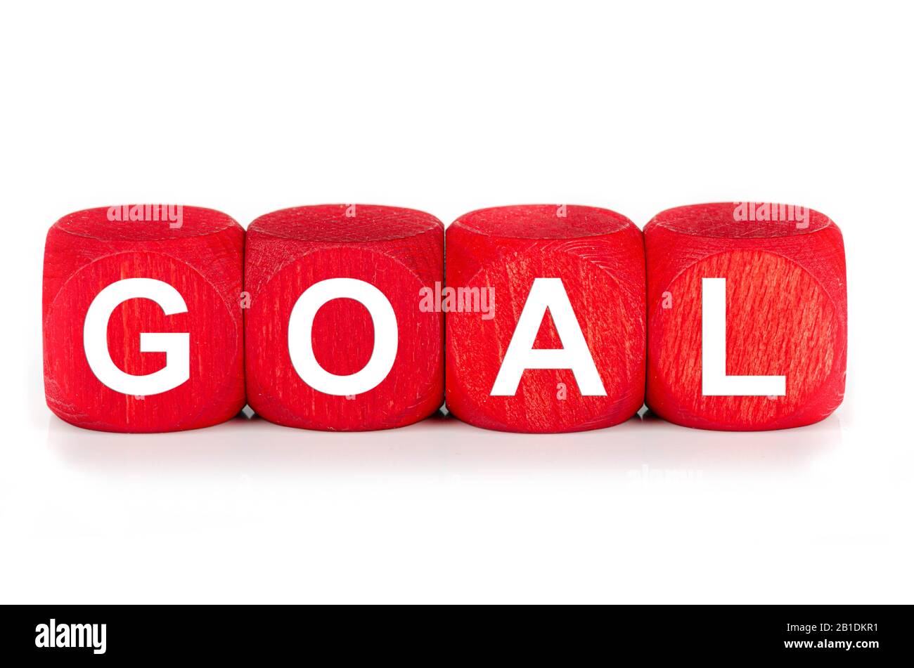 Term Goal - aus roten Holzwürfeln auf weißem Hintergrund, isoliert Stockfoto