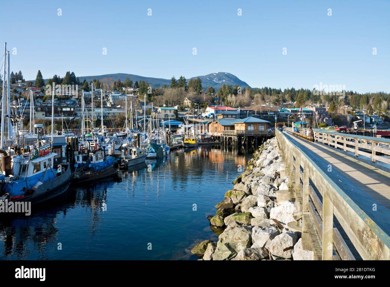 Pier und Jachthafen in Gibsons, British Columbia, an der Sunshine Coast von Kanada. Stockfoto
