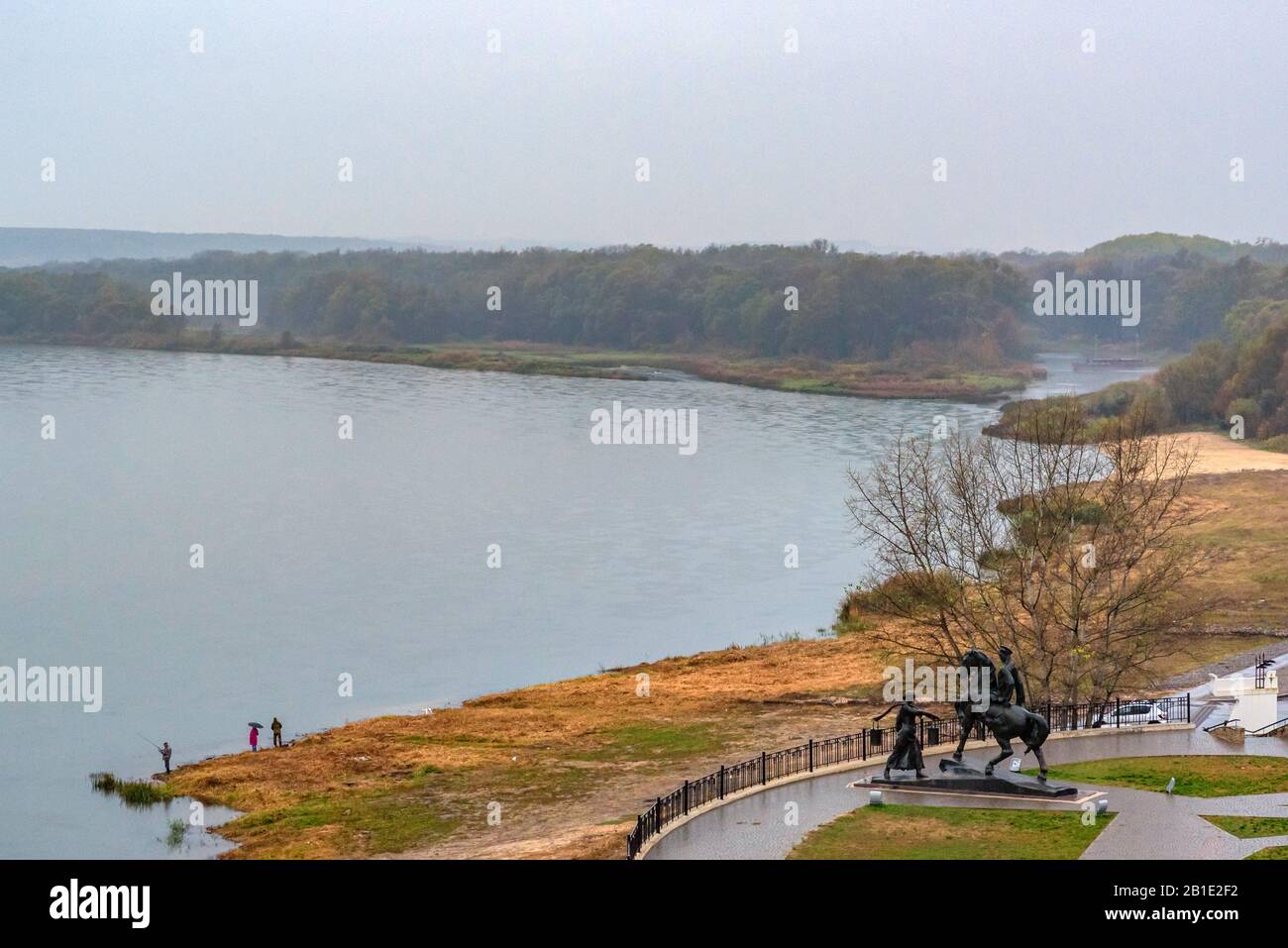 Blick auf den Fluss Don und die Böschung im Dorf Vyoshenskaya. Geburtsort des Schriftstellers Sholokhov Stockfoto