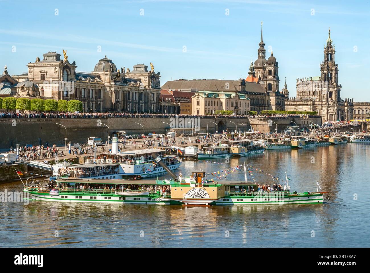 Jährliche Dampfschiffparade auf der Elbe, Dresden, Sachsen, Deutschland Stockfoto