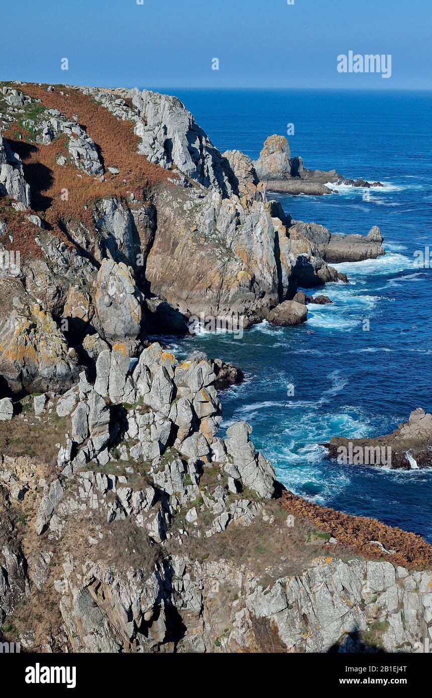 Küstenweg: Pointe de Van mit Blick auf das Iroise-Meer, Finistere, Bretagne, Frankreich Stockfoto