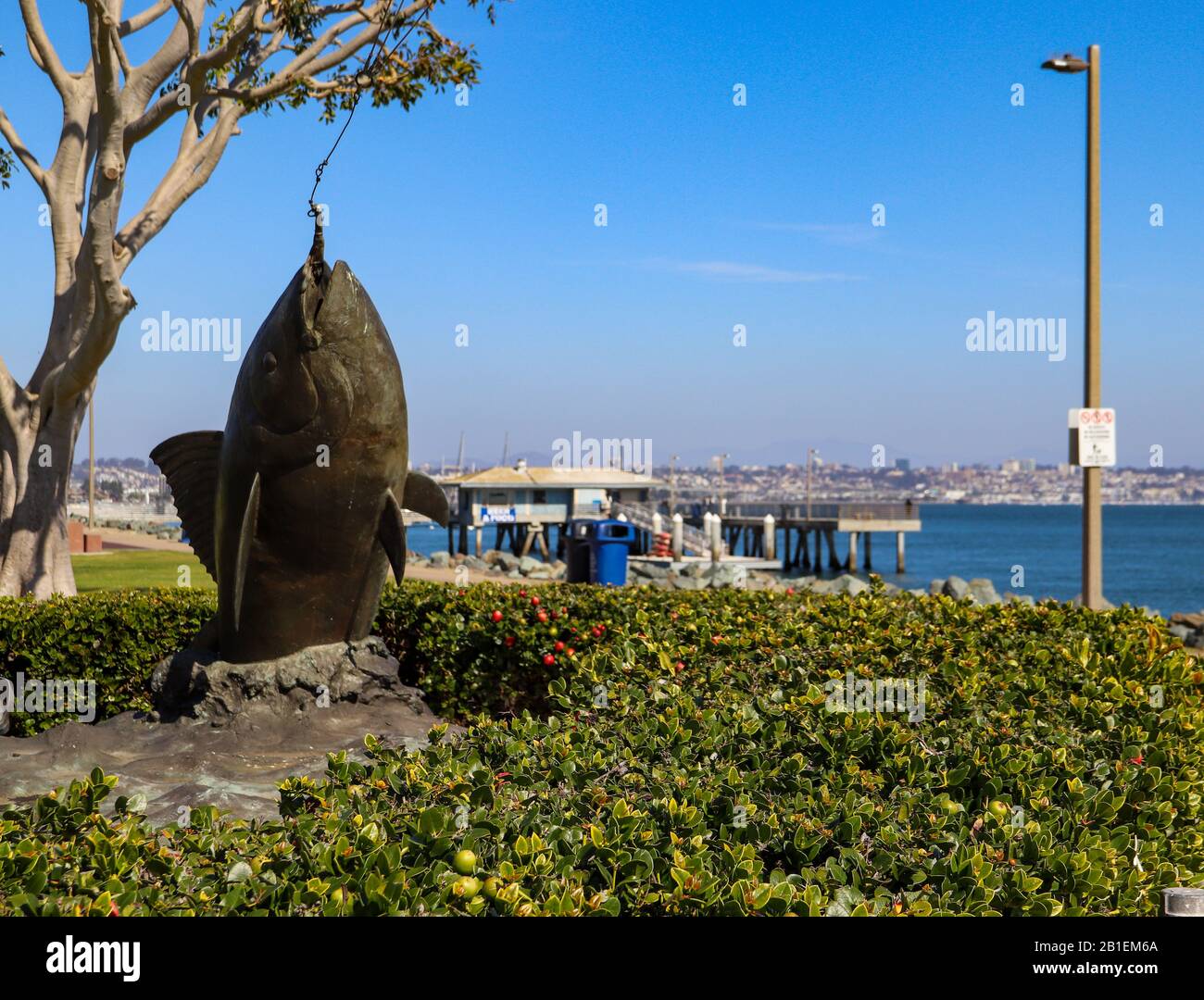 San Diego, CA 2-24-2020 schöne Kunst entlang der Gehwege auf Shelter Island in der San Diego Bay Stockfoto