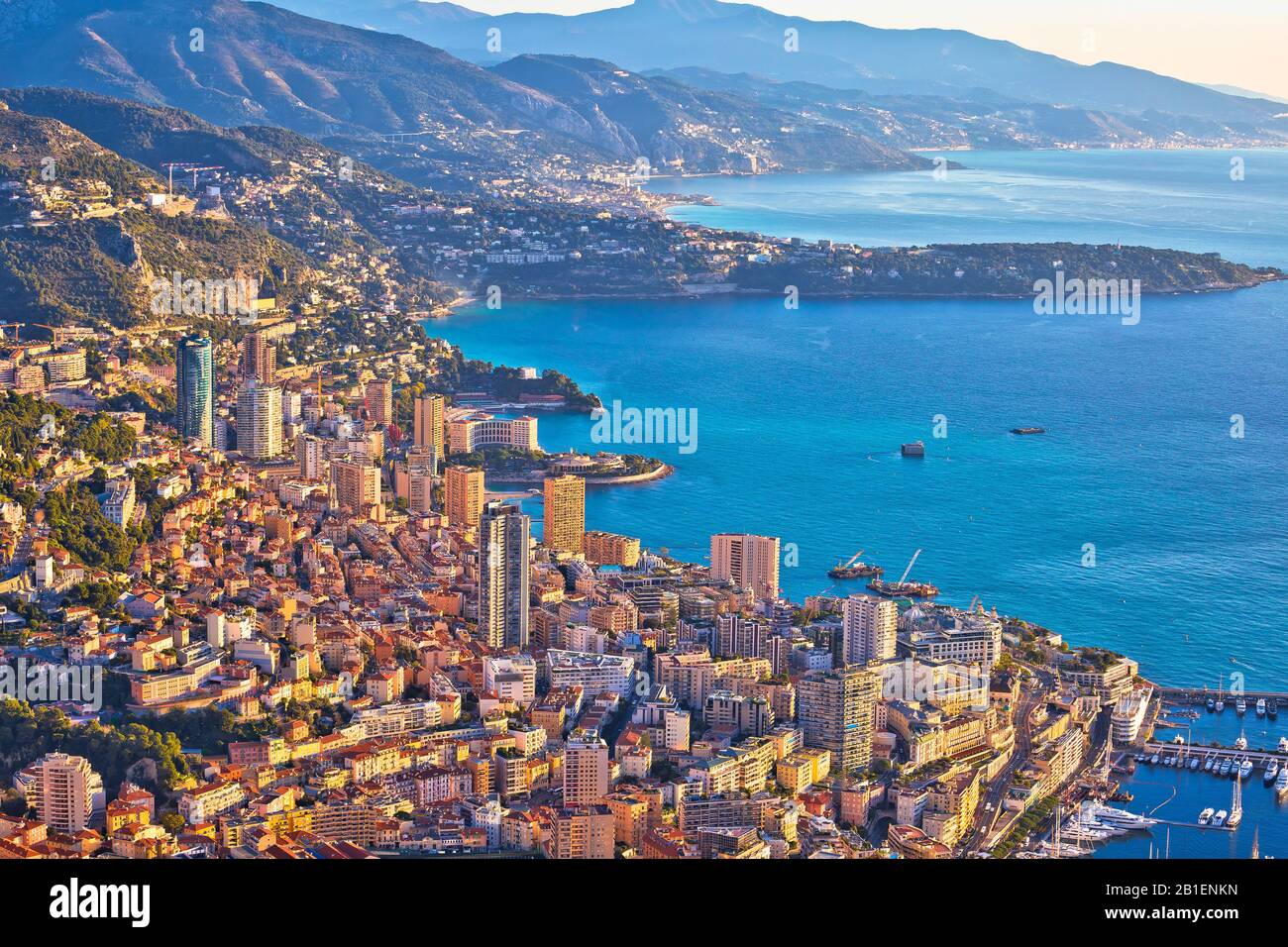 Monaco und Monte Carlo Stadt und Küste farbenfroher Blick von oben, Fürstbistum Monaco, Cote D Azur Stockfoto