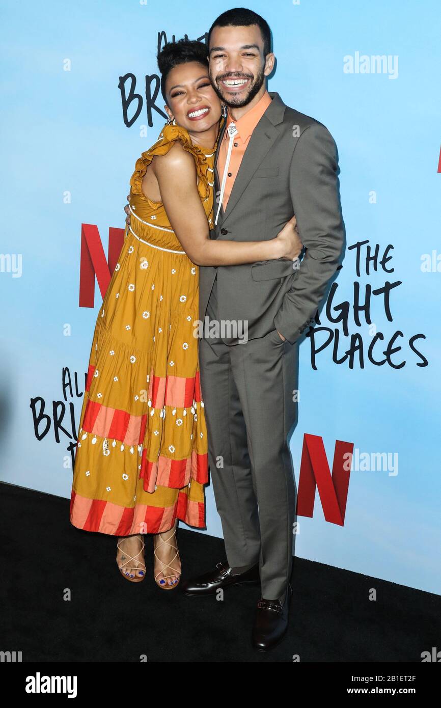 Hollywood, LOS ANGELES, KALIFORNIEN, USA - 24. FEBRUAR: Schauspielerin Jaz Sinclair und Schauspieler Justice Smith treffen bei der "All The Bright Plates"-Vorführung von Netflix in ArcLight Hollywood am 24. Februar 2020 in Hollywood, Los Angeles, Kalifornien, Vereinigte Staaten ein. (Foto von Xavier Collin/Image Press Agency) Stockfoto