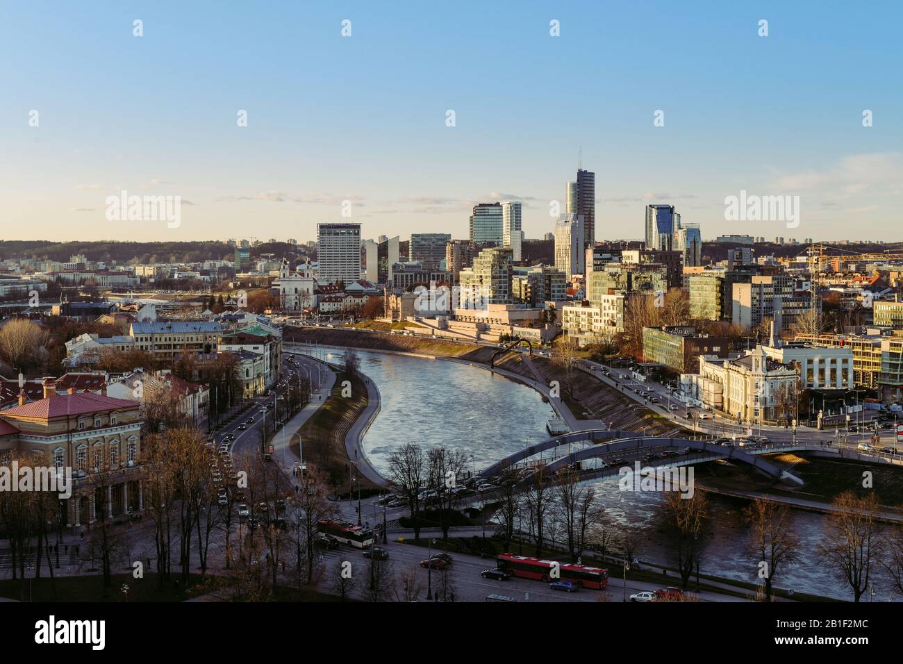Blick auf die Stadt Vilnius in der Winterzeit am Tageslicht 2020 Stockfoto