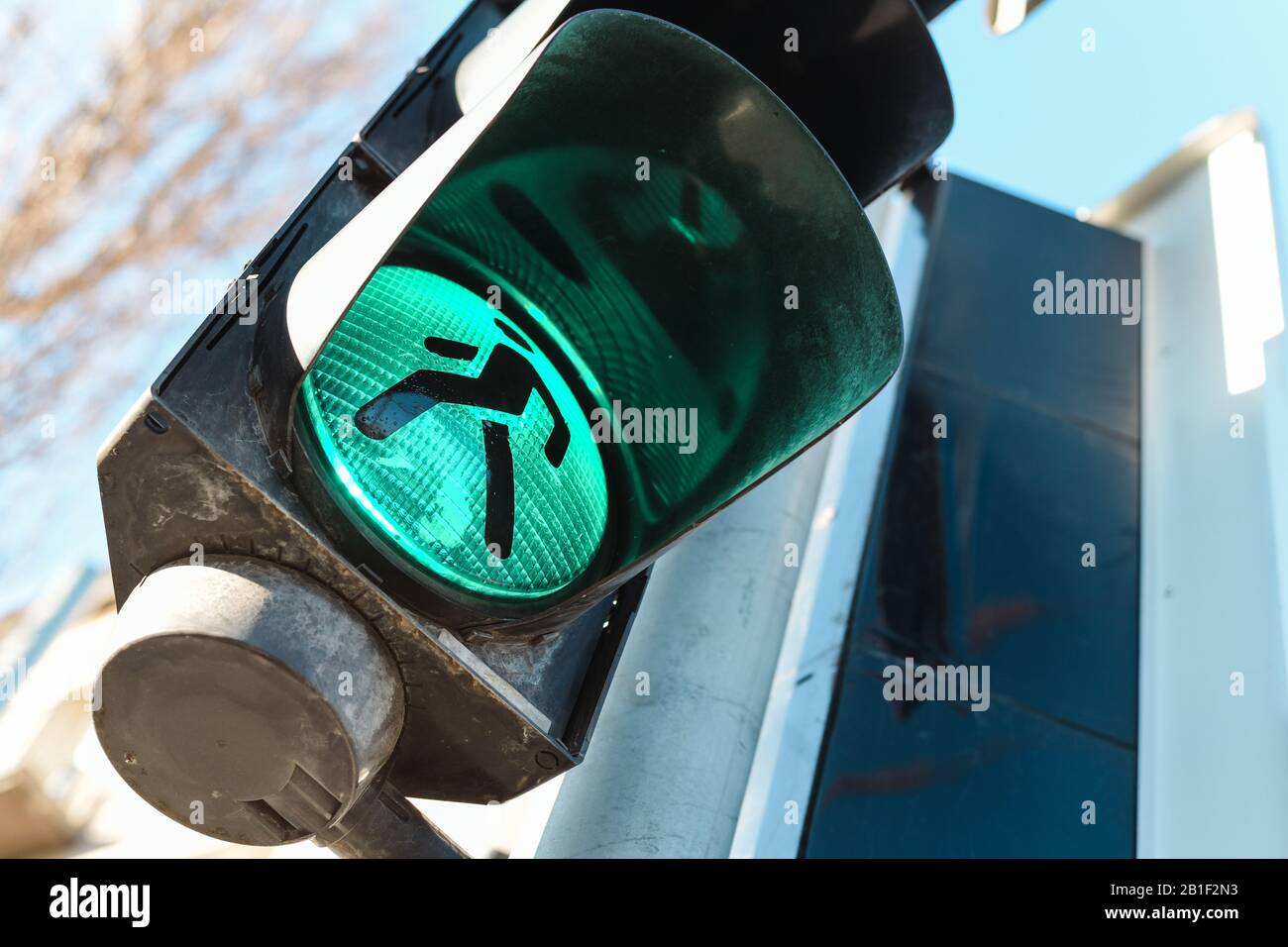 Ein grünes Ampelsignal Stockfoto