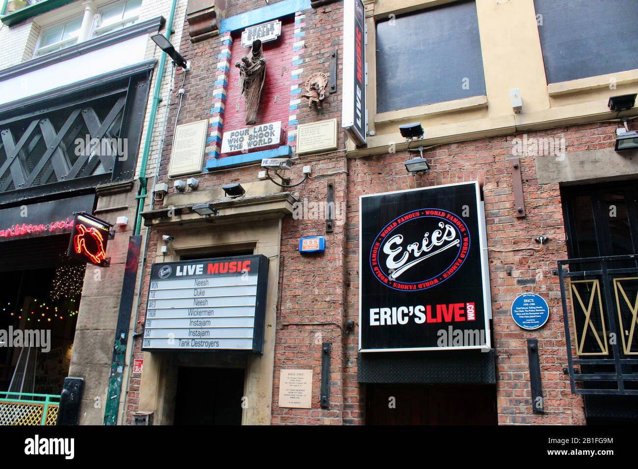 Beatles themed Bars und Clubs in der matthew Street liverpool england UK mit erics The Cavern Club, Museum und Geschäften Stockfoto
