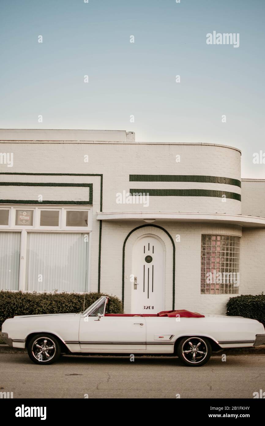 White Oldsmobile Stockfoto