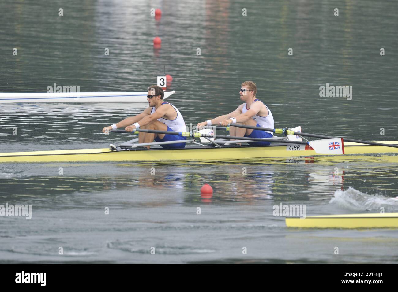 Shunyi, CHINA. GbR M2X, Bow, Matt WELLS und Steve ROWBOTHAM zu Beginn seines Halbfinales im Herrendoppelschädel, bei der olympischen Regatta 2008, Shunyi Rowing Course. Dienstag 12.08.2008 [Pflichtgutschrift: Peter SPURRIER, Intersport Images] Stockfoto