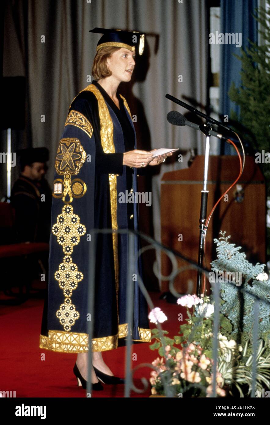 Sarah Ferguson, HRH Duchess of York, erhält im September 1991 ein Ehrendiplom an der Salford University, England Stockfoto