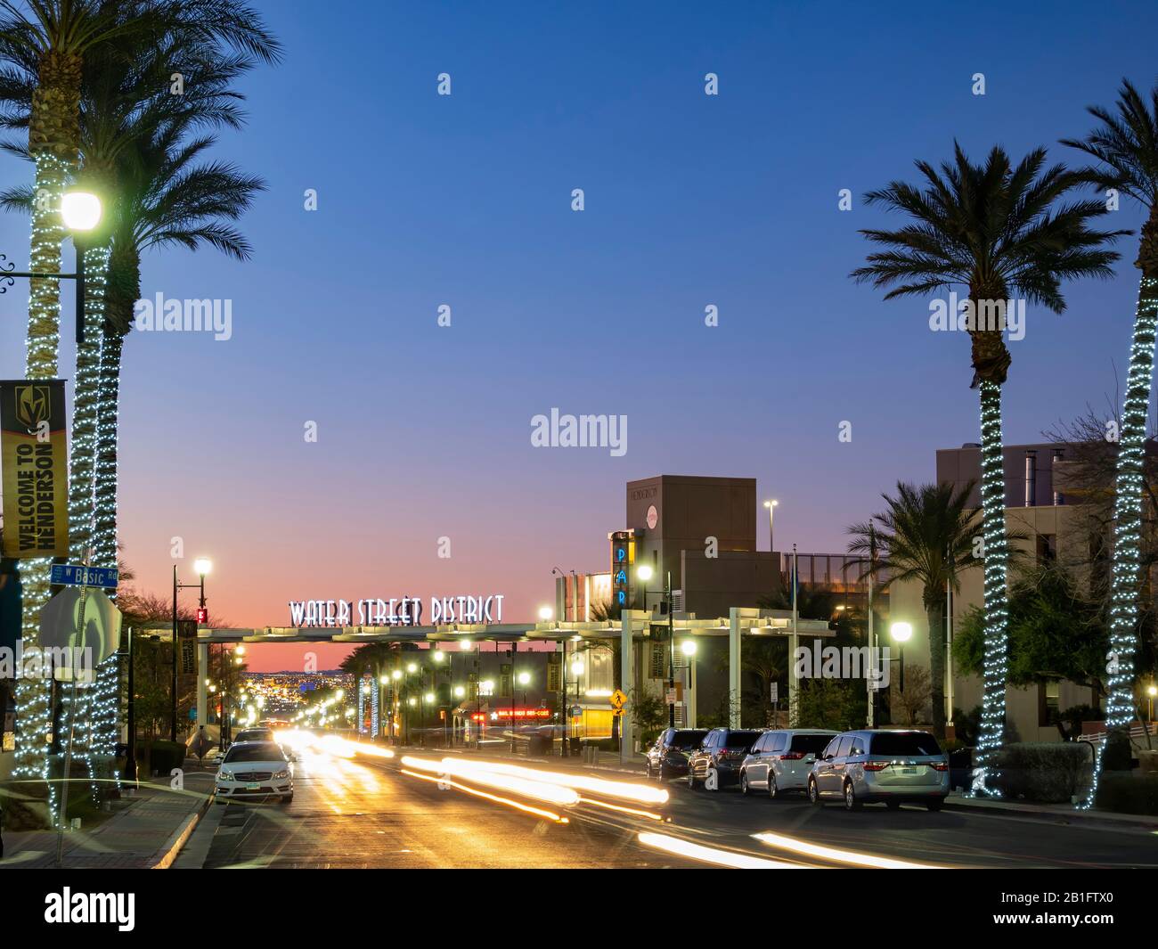 Henderson, 10. FEBRUAR: Blick auf den Sonnenuntergang über dem schönen Water Street District am 10. FEBRUAR 2020 in Henderson, Nevada Stockfoto