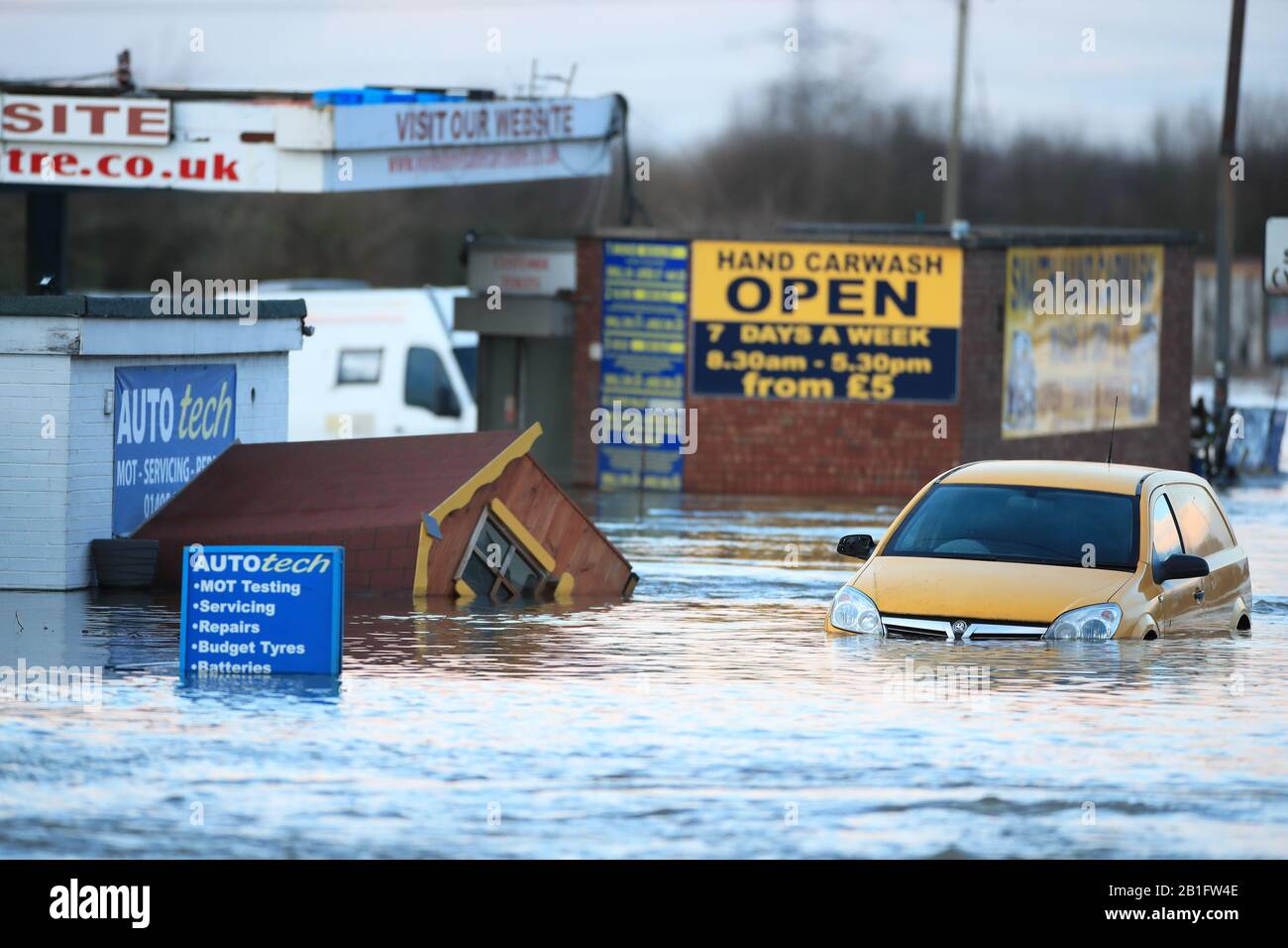 Überschwemmungen in der Stadt Snaith in East Yorkshire, nachdem der Fluss Aire seine Ufer platzte. Stockfoto