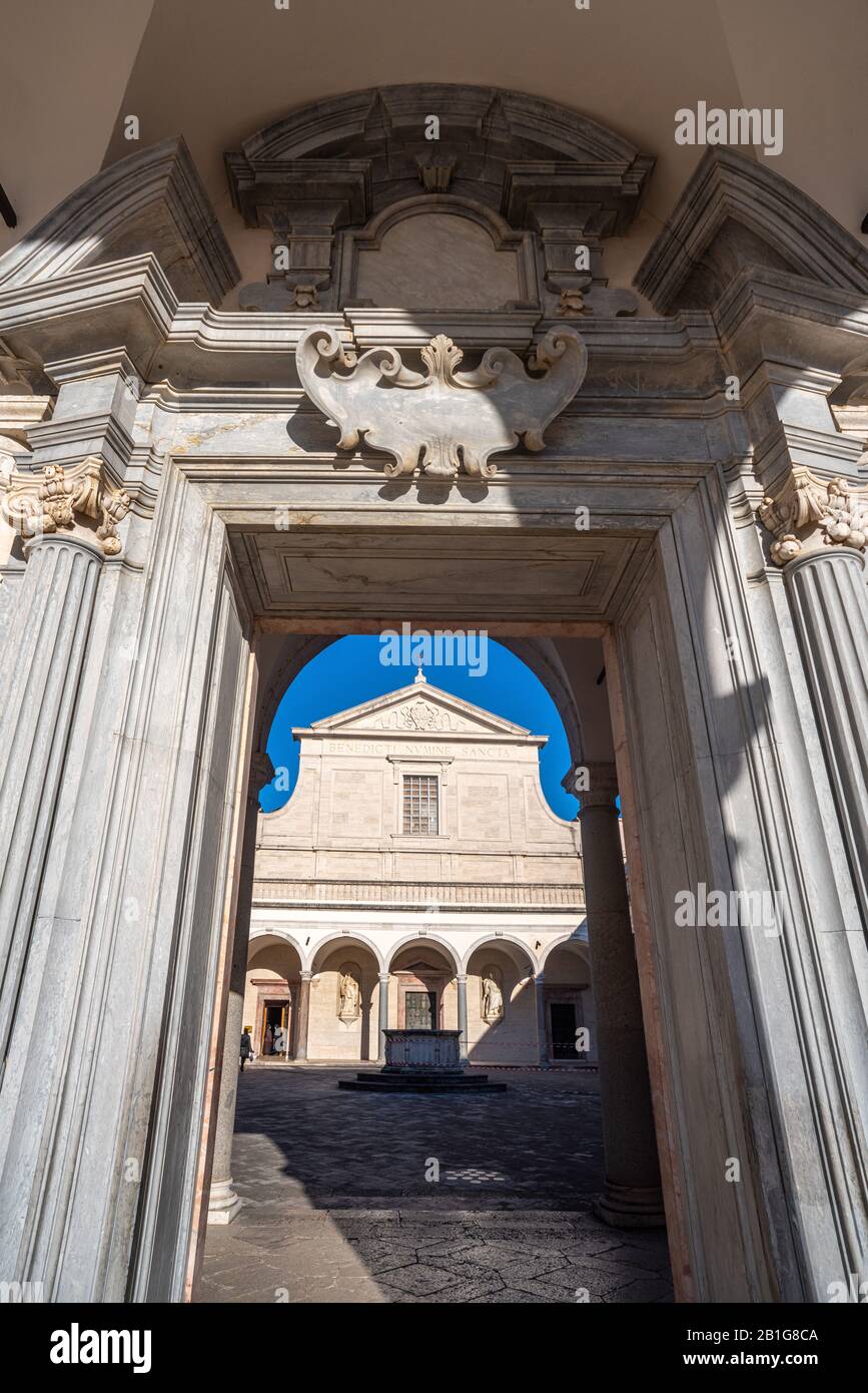 Eingang zum Kloster Montecassino Stockfoto