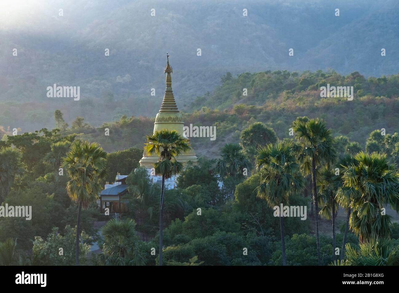 Landpagode von Mya Thein Tan oder Hsinbyume Pagode, Mingun, Mandalay Region, Myanmar Stockfoto