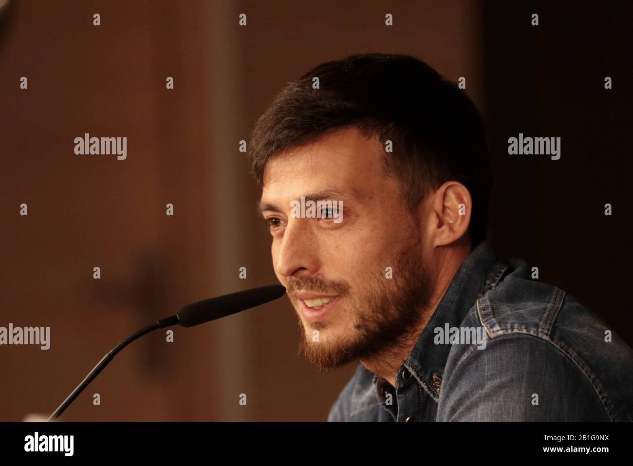 Madrid, Spanien. Februar 2020. Madrid, Spanien; 25/02/2020.- David Silva Manchester City Spieler auf Pressekonferenz vor dem Fußballspiel Leg Champions League gegen Real Madrid im Santiago Bernabeu Stadion morgen 26/02/2020 in Madrid.Credit: Juan Carlos Rojas/Picture Alliance weltweite Nutzung/dpa/Alamy Live News Stockfoto