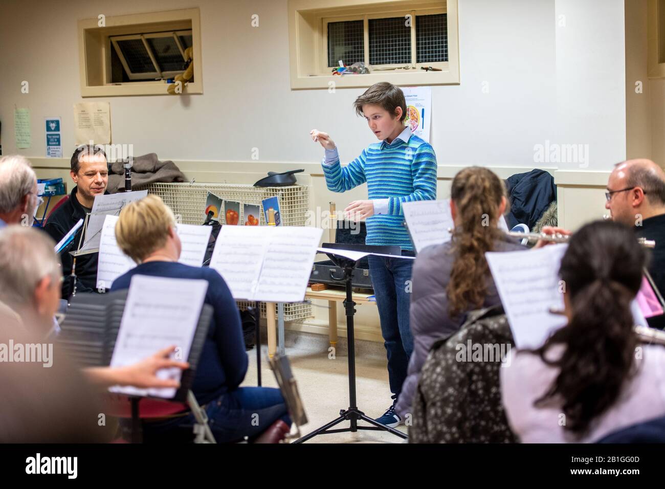 Viktor Seifert (12) nahm an einem Kompositionswettbewerb Teil, um eine (kurze) Symphonie zum 20. Jahrestag der British Wind Band Association zu schreiben. Stockfoto