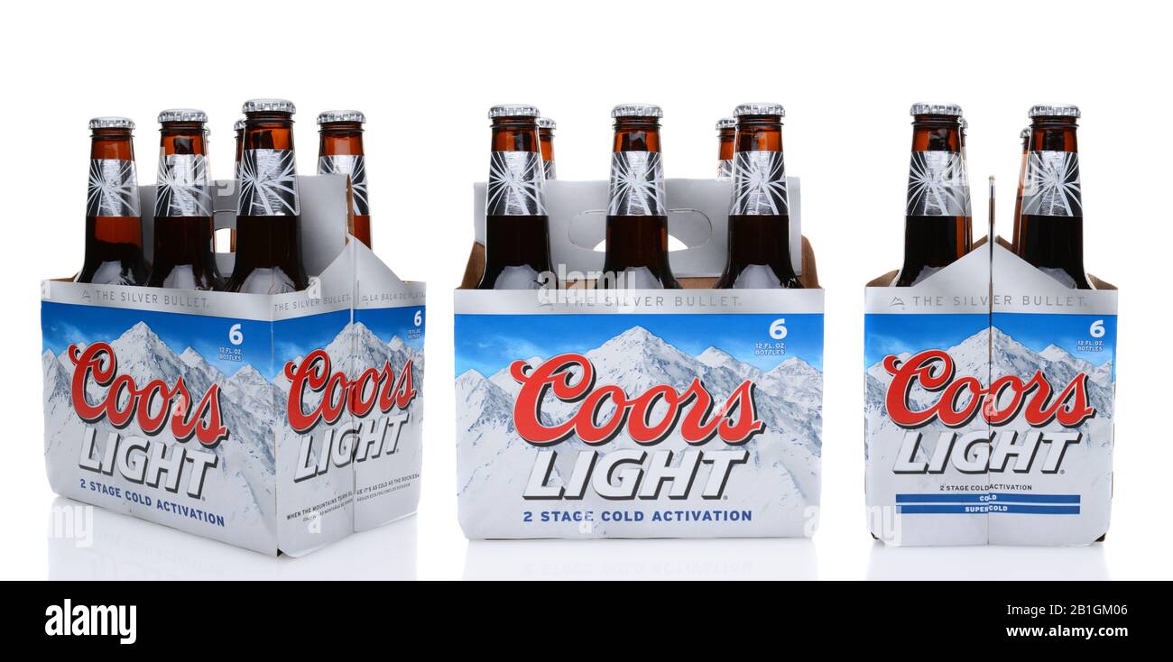 Irvine, CA - 25. MAI 2014: Drei 6 Packungen Coors Light Beer End View, Side View und 3/4 View. Stockfoto