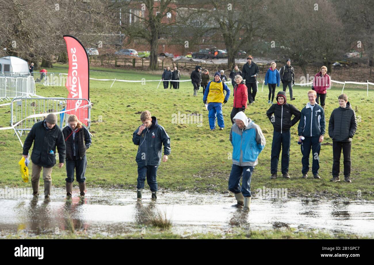 Nottingham - ENGLAND - 22. FEBRUAR: Englische Cross-Country-Meisterschaften, Wollaton Park, Nottingham, England am 22. Februar 2020 Stockfoto