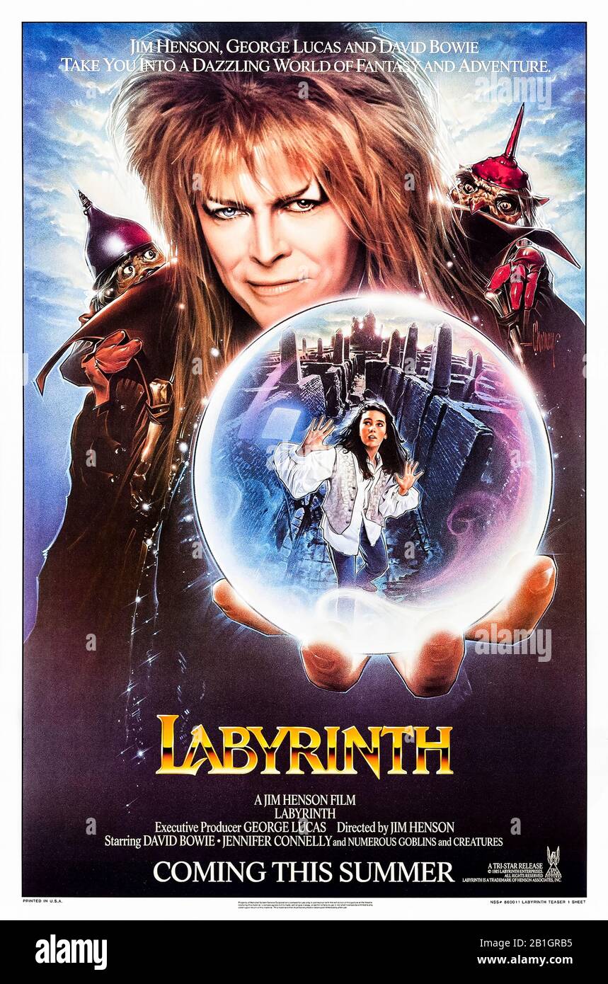 Labyrinth (1986) unter der Regie von Jim Henson und mit David Bowie, Jennifer Connelly und Toby Froud in den Hauptrollen. Sarah hat 13 Stunden Zeit, um ihren Baby-Bruder vor dem Goblin-König in seinem Schloss inmitten eines Labyrinths zu retten. Stockfoto