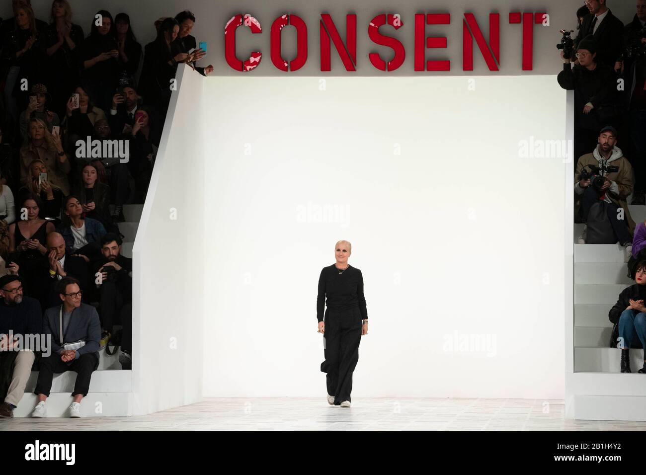 Paris, Frankreich. Februar 2020. Start- Und Landebahn Dior FW2020-21 während der Paris Fashion Week Februar 2020 - Paris, Frankreich 25/02/2020 weltweite Nutzung Credit: Dpa/Alamy Live News Stockfoto