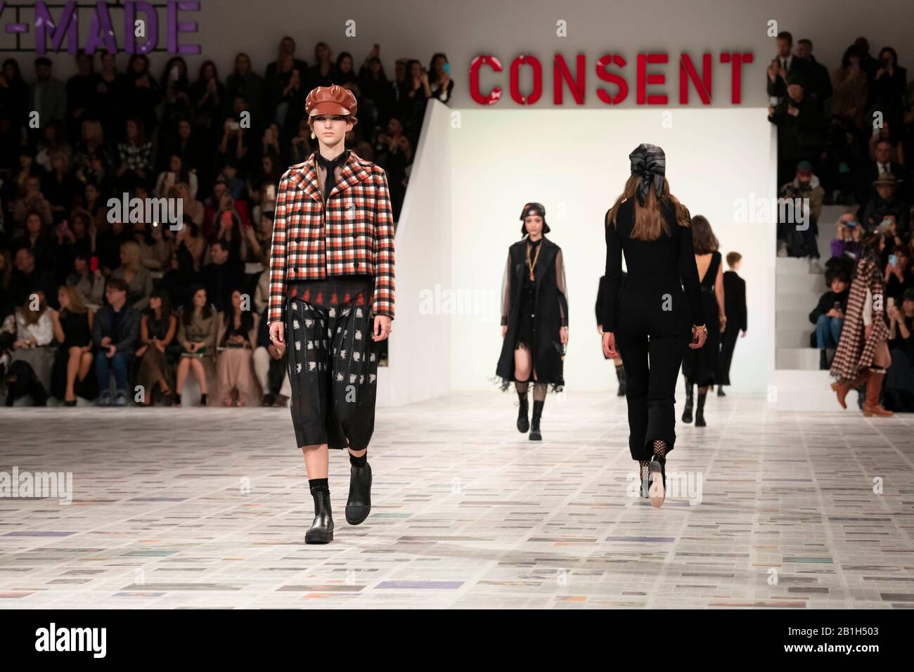 Paris, Frankreich. Februar 2020. Start- Und Landebahn Dior FW2020-21 während der Paris Fashion Week Februar 2020 - Paris, Frankreich 25/02/2020 weltweite Nutzung Credit: Dpa/Alamy Live News Stockfoto