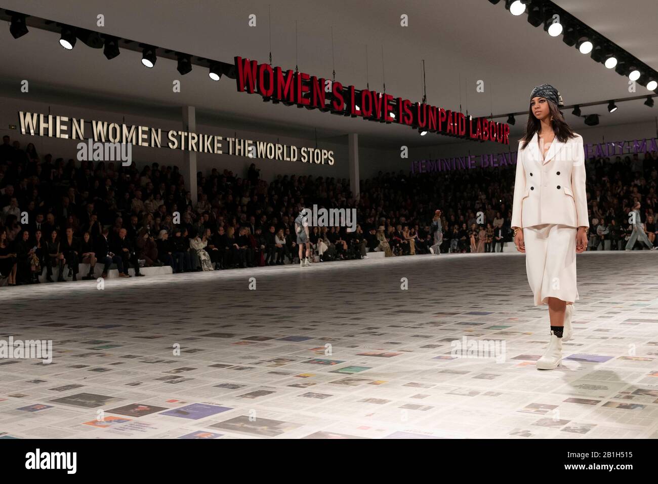 Paris, Frankreich. Februar 2020. Start- Und Landebahn Dior FW2020-21 während der Paris Fashion Week Februar 2020 - Paris, Frankreich 25/02/2020 weltweite Nutzung Credit: Dpa/Alamy Live News Stockfoto