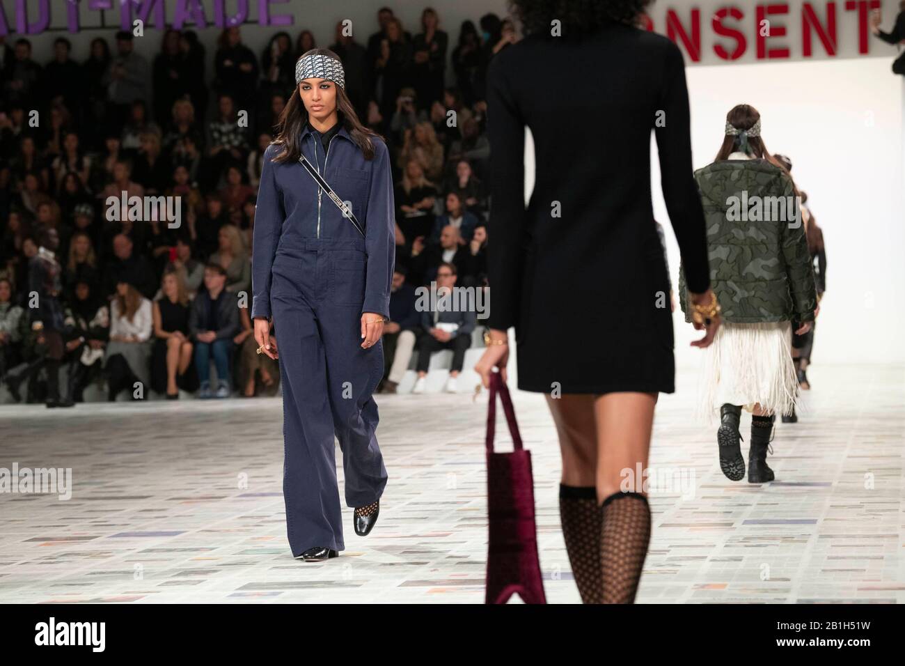 Paris, Frankreich. Februar 2020. Start- Und Landebahn Dior FW2020-21 während der Paris Fashion Week Februar 2020 - Paris, Frankreich 25/02/2020 weltweite Nutzung Credit: Dpa/Alamy Live News Stockfoto