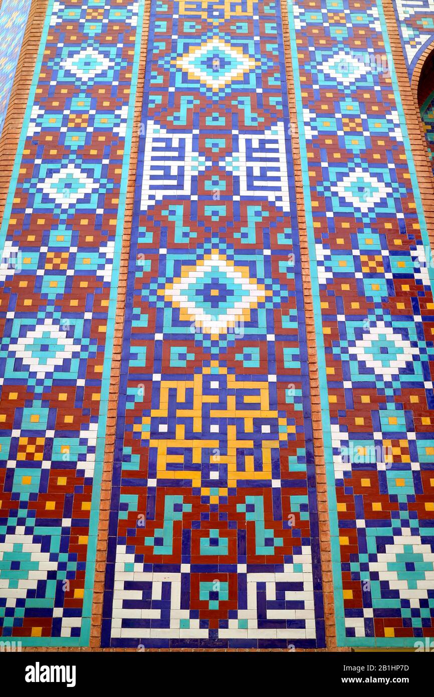 Atemberaubendes Muster an der Fassade der Blauen Moschee in Jerewan, Armenien Stockfoto