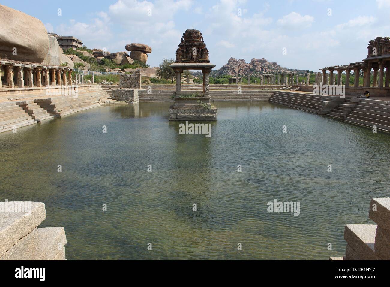 Puschkarani Wasserkörper am Krishna Basar, Hampi, Karnataka, Indien. Stockfoto