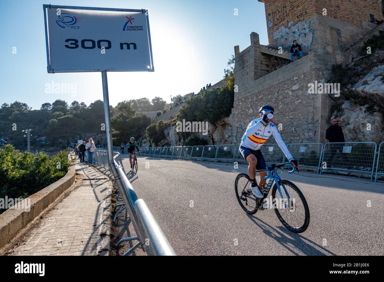 Alejandro Valverde nach dem Ende des Rennens Trinkwasser Stockfoto