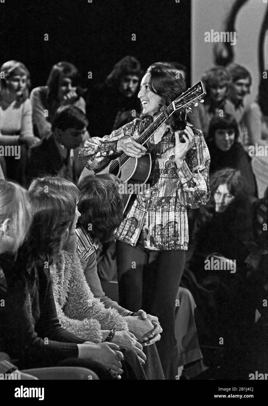 Joan Baez, amerikanische Folk-Sängerin, Bürgerrechtlerin und Pazifistin Joan Baez, Deutschland Anfang 1970er Jahre. US-Folksänger, Songwriter und Bürgerrechtler Joan Baez, Deutschland Anfang der 1970er Jahre. Stockfoto