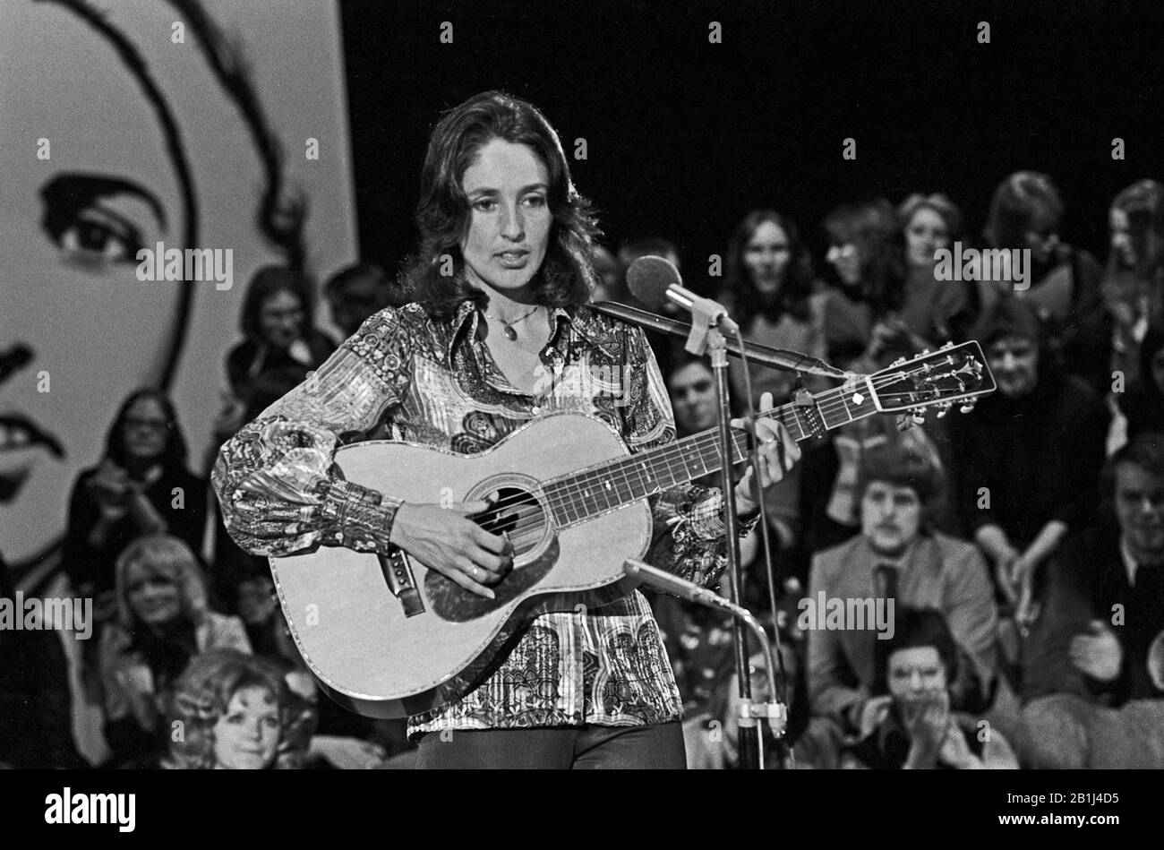 Joan Baez, amerikanische Folk-Sängerin, Bürgerrechtlerin und Pazifistin Joan Baez, Deutschland Anfang 1970er Jahre. US-Folksänger, Songwriter und Bürgerrechtler Joan Baez, Deutschland Anfang der 1970er Jahre. Stockfoto