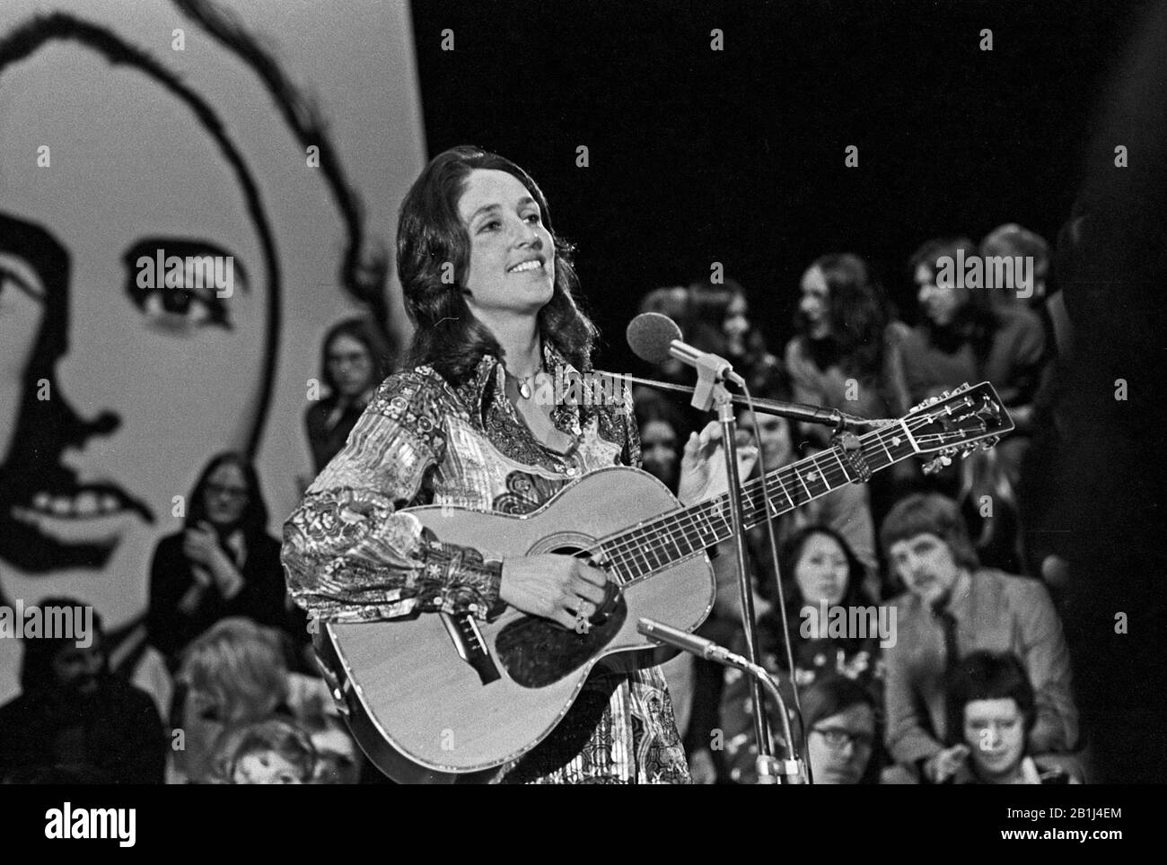 Joan Baez, amerikanische Folk-Sängerin, Bürgerrechtlerin und Pazifistin Joan Baez, Deutschland Anfang 1970er Jahre. US-Folksänger, Songwriter und Bürgerrechtler Joan Baez, Deutschland Anfang der 1970er Jahre. Stockfoto