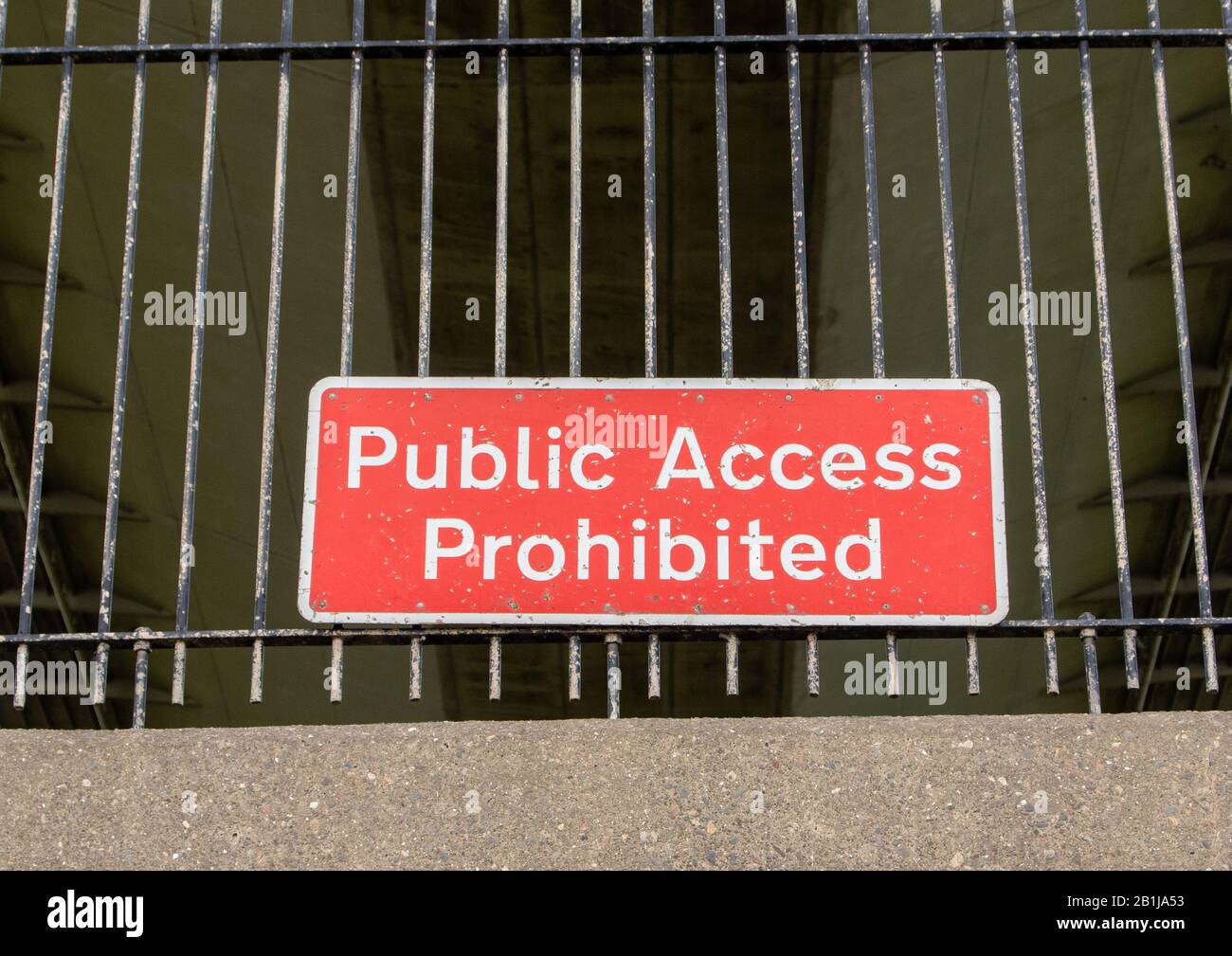 Schild mit unerlaubem Zugang für die Öffentlichkeit Stockfoto