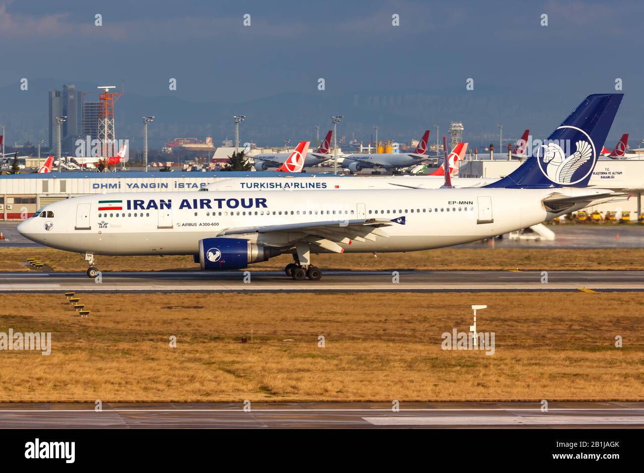 Istanbul, Türkei - 15. Februar 2019: Iran Airtour Airbus A300 Flugzeug am Flughafen Istanbul Atatürk (ist) in der Türkei. Stockfoto