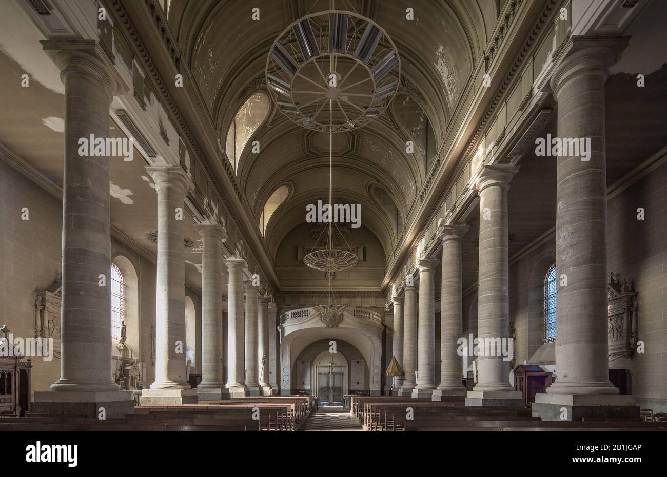 Avranches, Basilika St-Gervais. Neoklassizistische Umgestaltg, um das Jahr 1843 im Neorenaissancestil, 1899 fertig Innenraum nach Westen. Stockfoto