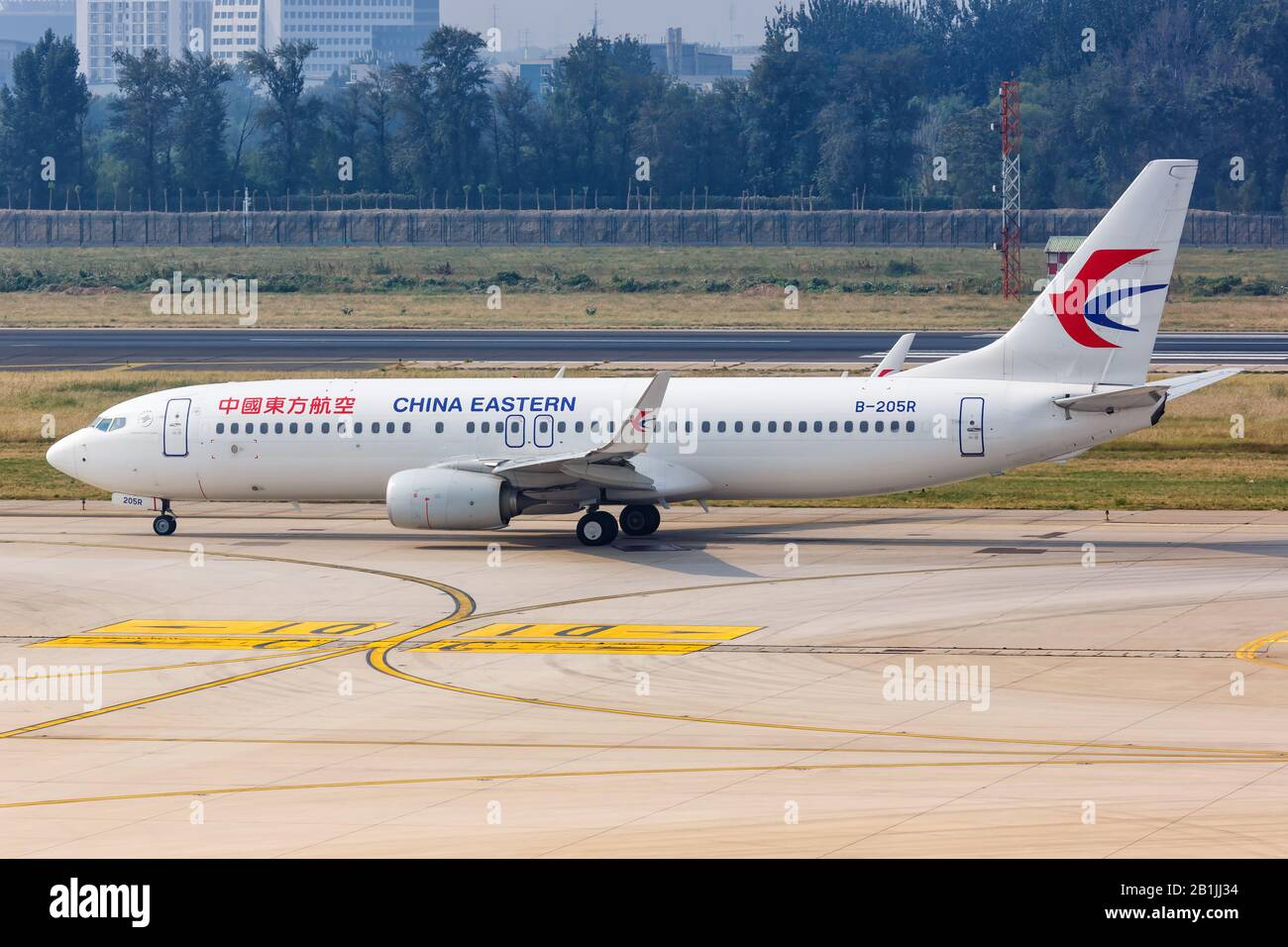 Peking, China - 2. Oktober 2019: China Eastern Airlines Boeing 737-800 Flugzeug am Flughafen Beijing Capital (PEK) in China. Boeing ist ein US-amerikanisches airc Stockfoto