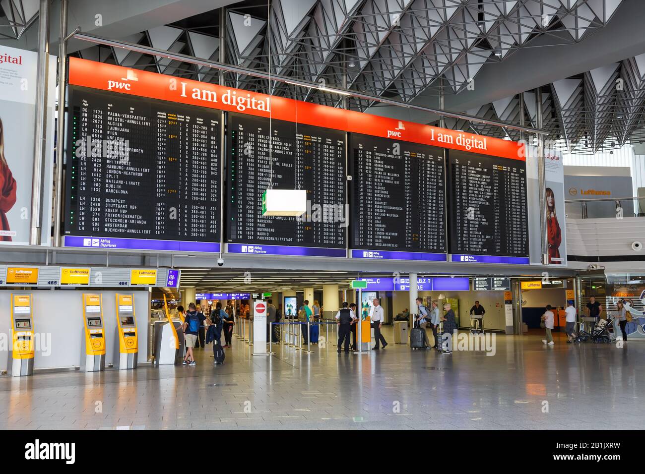 Singapore Airlines Frankfurt Terminal 1 Schalter www.alamy.de