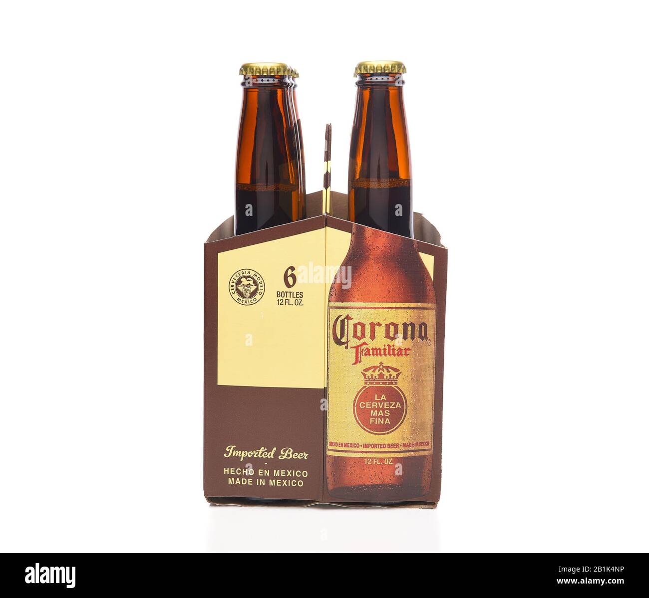 Irvine, KALIFORNIEN - 21. MÄRZ 2018: 6 Stück Corona Vertrauter Bier-Endansicht. Vertraut schmeckt wie Corona Extra, aber mit einem reicheren Geschmack. Stockfoto