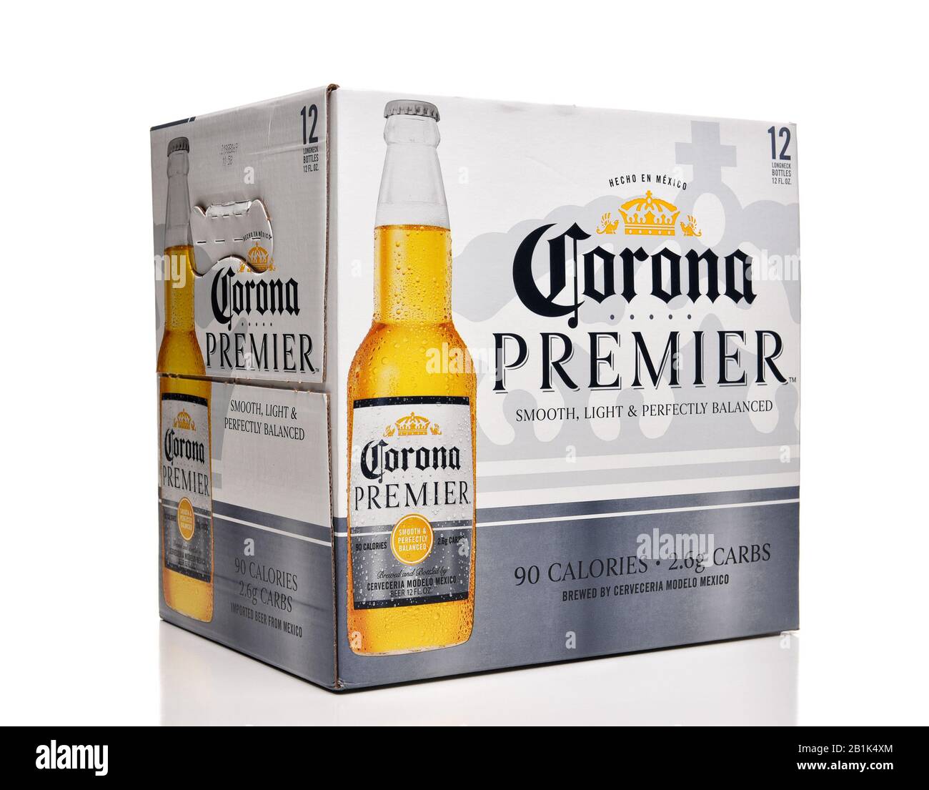 Irvine, CALFORNIA - 17. FEBRUAR 2019: Corona Premier 12 Pack-Flaschen, Corona Premier ist erstklassiges helles Bier mit 2,6 Gramm Karbs und 90 Kalorien. Stockfoto