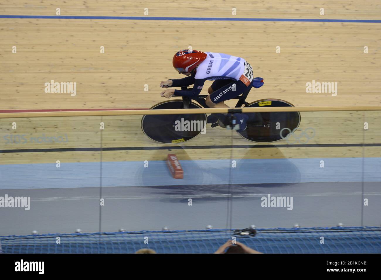 Olympischen Velodrom 2012. London, Großbritannien, Beschreibung: Ominum, Goldmedaillengewinner GBR, Laura TROTT, London Velodrome. 2012 London Olympic Track Cycling. Velodrom, Stratford East London. Großbritannien, 16:23:48 Dienstag, 08.07.2012 [Pflichtgutschrift: Peter Spurrier/Intersport Images] Stockfoto