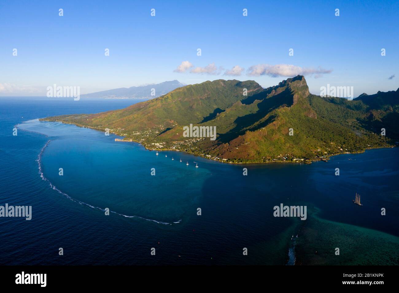 Luftansicht der Cook's Bay, Moorea, Französisch-Polynesien Stockfoto