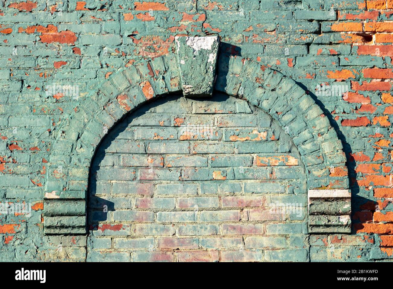 Ziegelwand, mit Bogen, von James D Coppinger/Dembinsky Photo Assoc Stockfoto