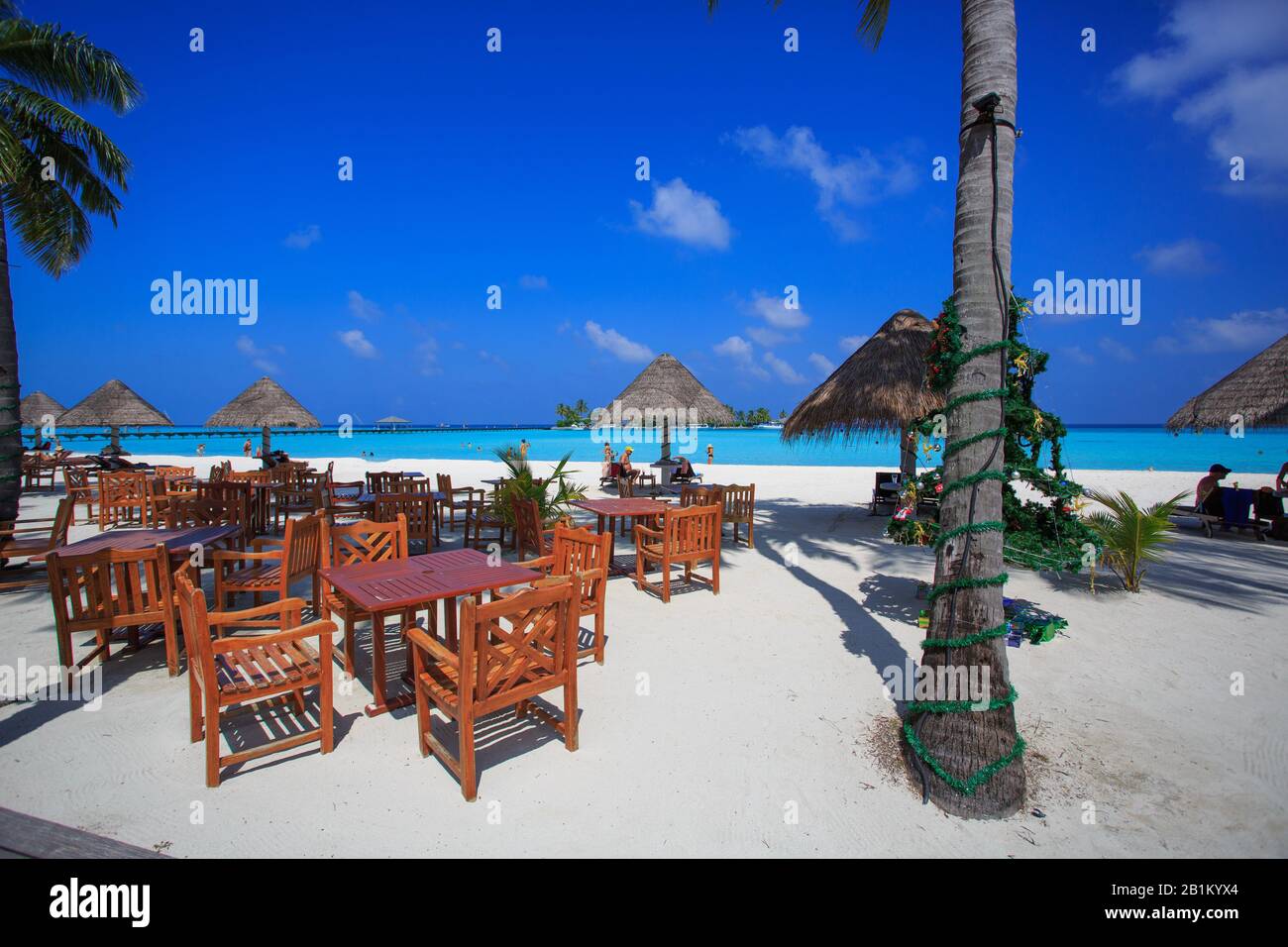 Ein Strandrestaurant auf den Malediven (Süd-Ari-Atoll) Stockfoto
