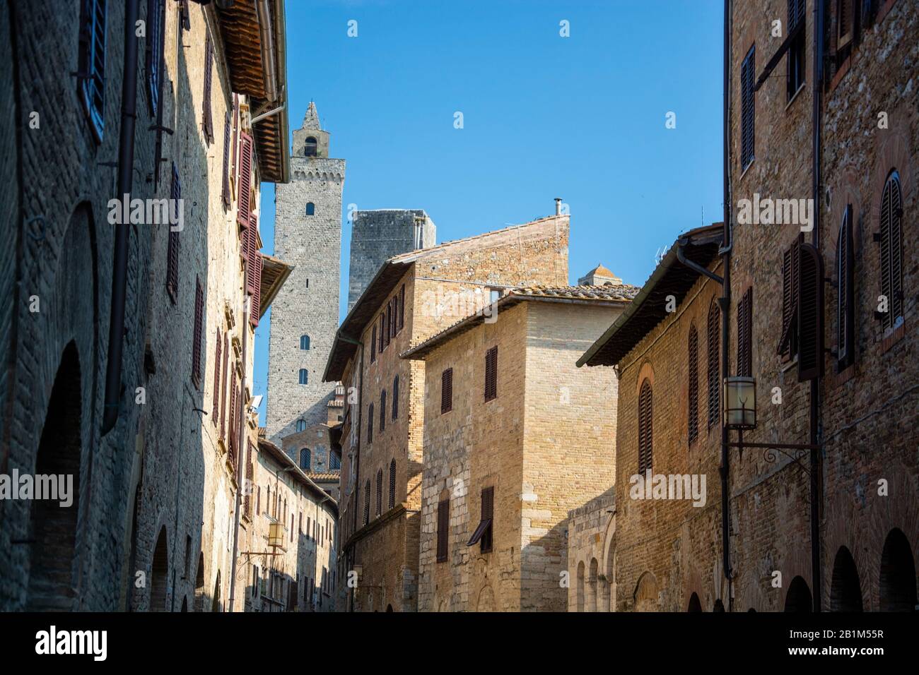 San Gimignano ist eine italienische Kleinstadt in der Provinz Siena, Toskana, mit einem mittelalterlichen Stadtkern und wird auch "Mittelalterliches M Stockfoto