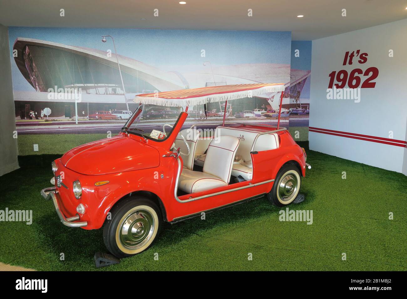 Ein Vintage FIAT im TWA Hotel Terminal, New York City, USA Stockfoto