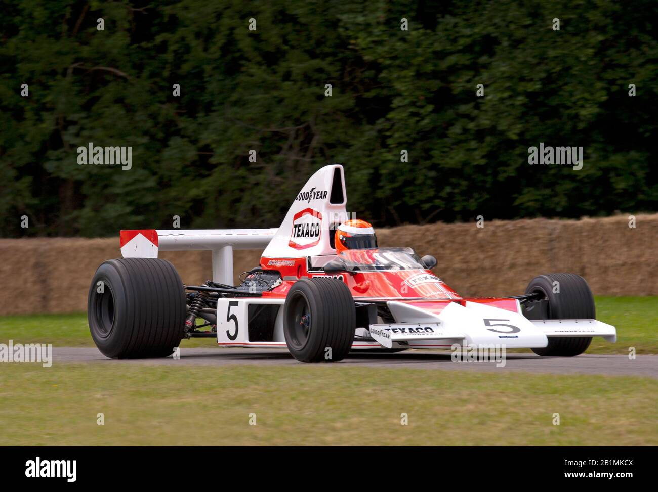 Ein McLaren M23 F1-Wagen mit einem Ford Cosworth DFV-Motor, der erstmals in der Saison 1973 gefahren wurde, wurde auf dem Goodwood Festival of Speed gezeigt. Stockfoto